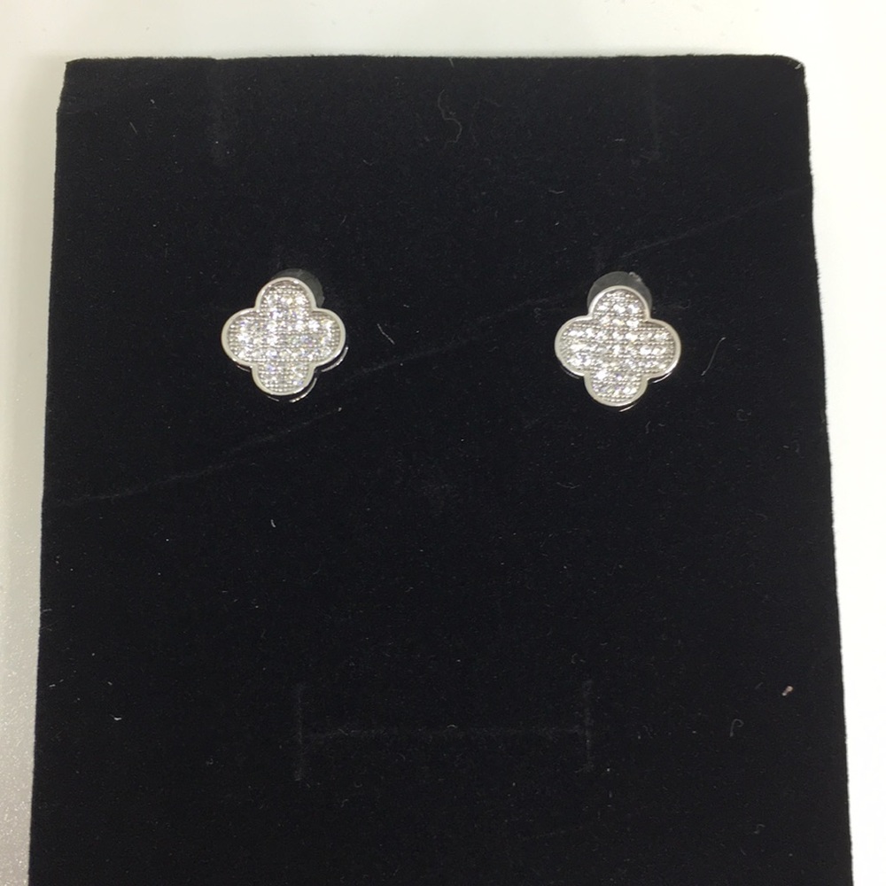 Crystal silver clover shape earrings